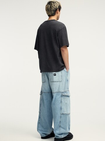 Pull&Bear Тениска в сиво