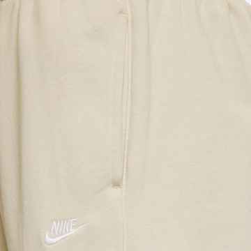Tapered Pantaloni 'Club' di Nike Sportswear in beige