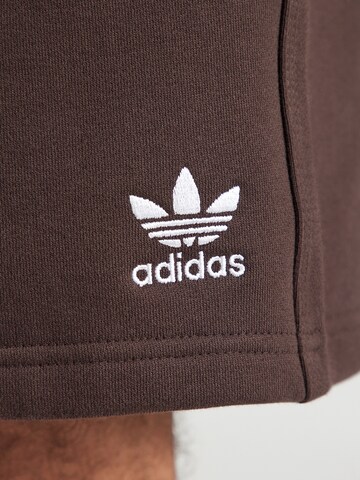 ADIDAS ORIGINALS Regularen Hlače 'ESS' | rjava barva