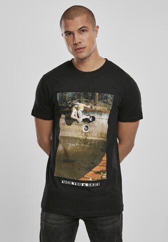 Mister Tee Shirt in Black: front