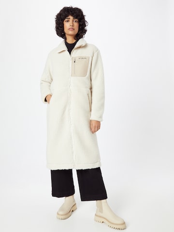 COLUMBIA Between-Seasons Coat in Beige: front