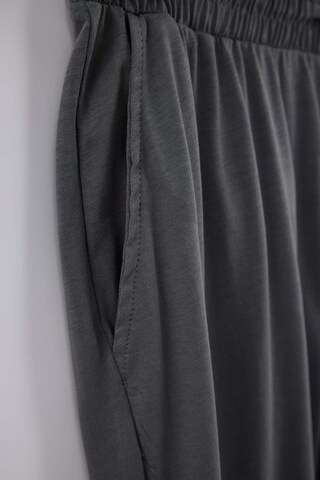 Trendyol Pyjamas lang i sort