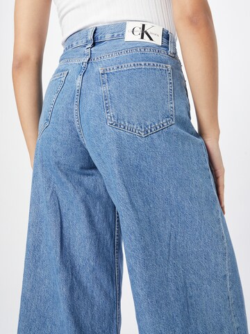 Calvin Klein JeansWide Leg/ Široke nogavice Traperice - plava boja