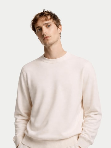 GOBI Cashmere Kampsun 'Men's Essential Crewneck Cashmere Sweater', värv valge: eest vaates