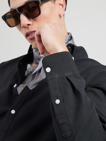 WRANGLER Regular fit Button Up Shirt in Black