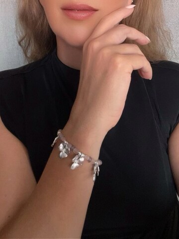 Gloria Mago Bracelet 'Romantic elastic bracelet, silver, 10µ roses' in Pink: front