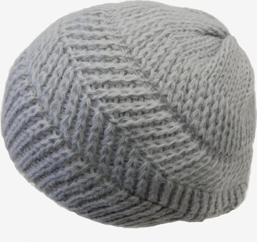 Chaplino Beanie in Grey: front