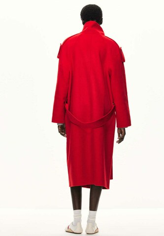 Manteau mi-saison 'LOREN' MANGO en rouge