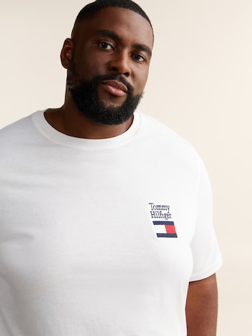 balts TOMMY HILFIGER T-Krekls 'BRAND LOVE': no priekšpuses