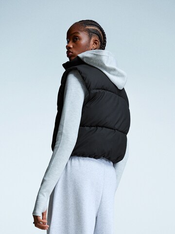 Bershka Weste in Schwarz