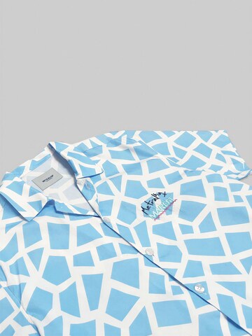 METRALHA Comfort fit Button Up Shirt 'Metralha x Marest Short Sleeve Shirt All Over Print (blue/white)' in Blue