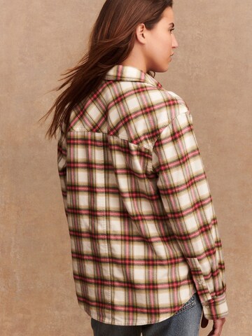 Next Pusero värissä vaaleanpunainen