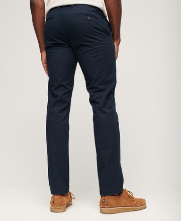 Coupe slim Pantalon chino Superdry en bleu