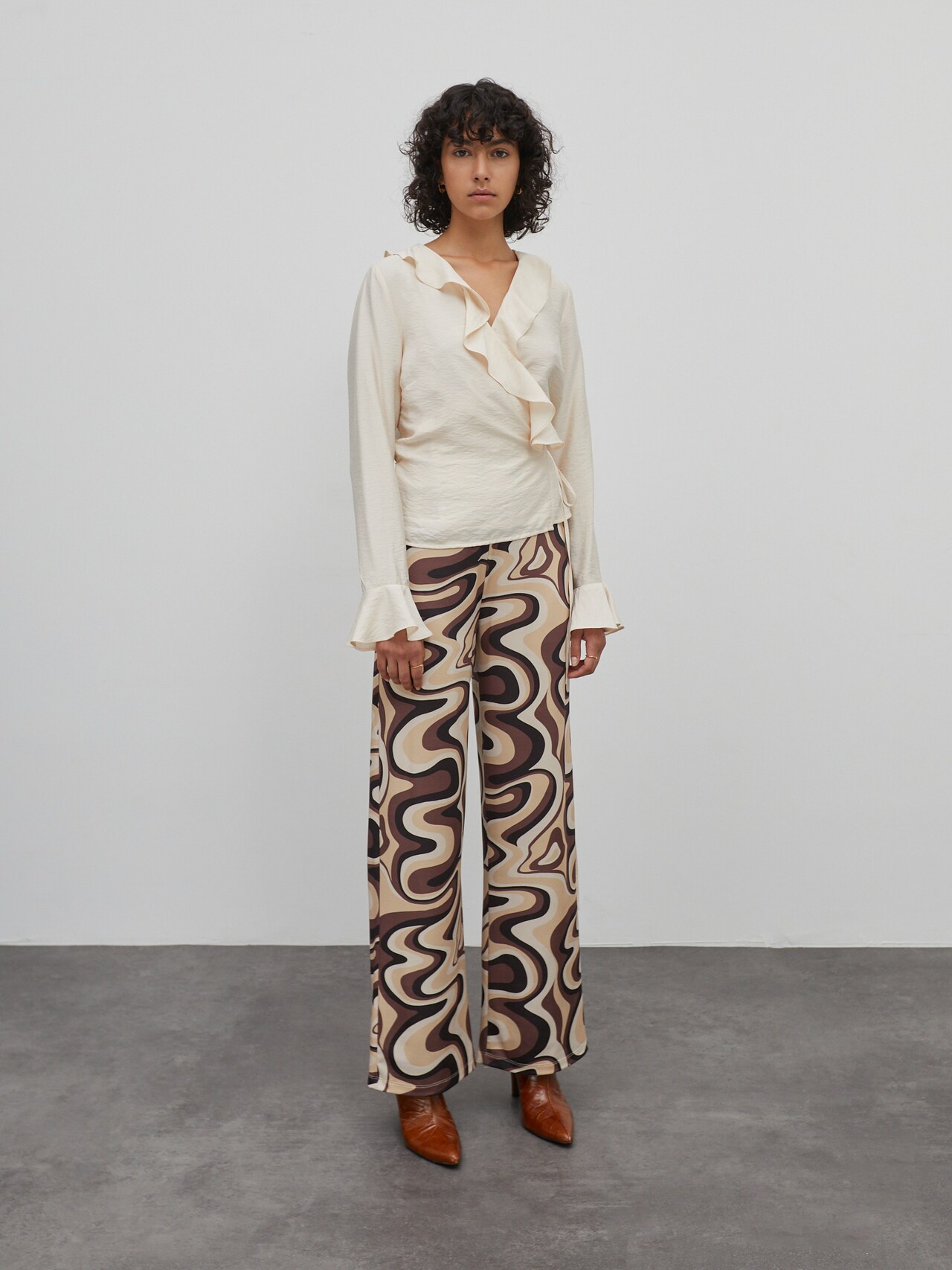 EDITED Bluse 'Skyler' beige