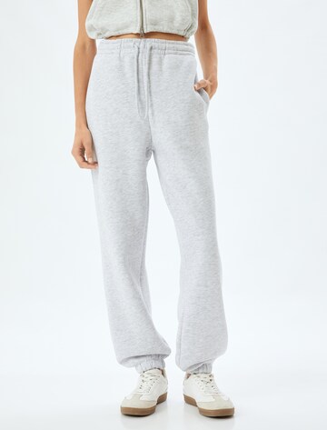 Koton Tapered Hose in Grau: Vorderseite