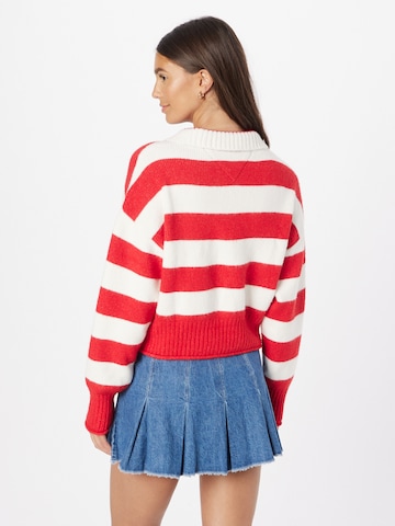 Tommy Jeans Sweater in Red