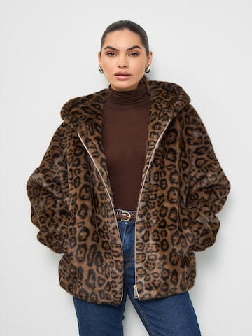 CESARE GASPARI Between-season jacket in Brown