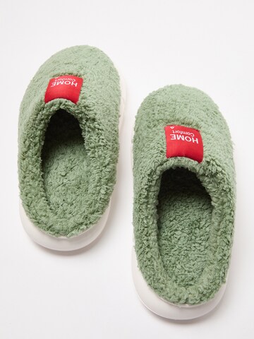 Trendyol Pantofle – zelená