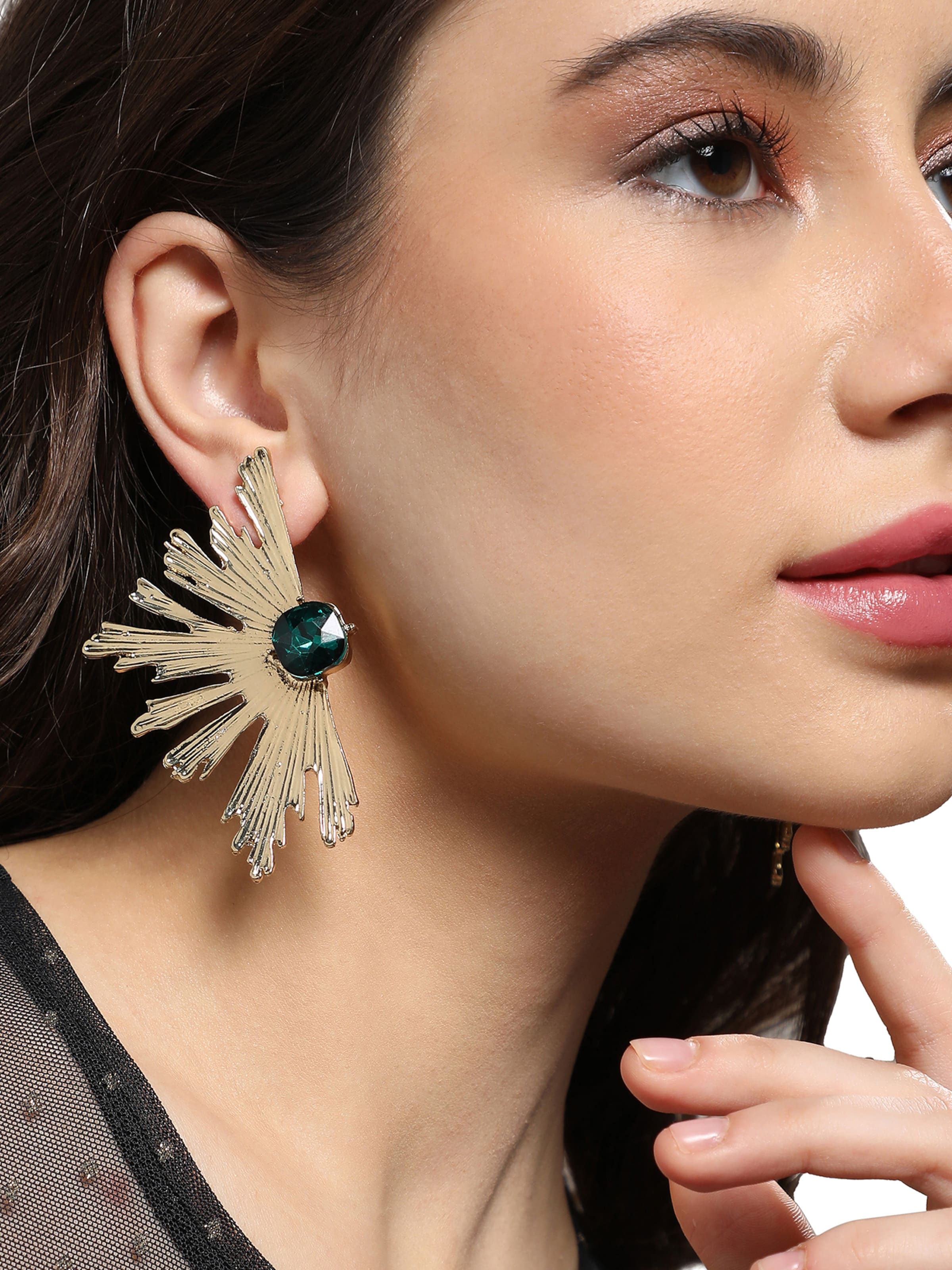 SOHI Náušnice 'Nainshi' - Zelená: predná strana