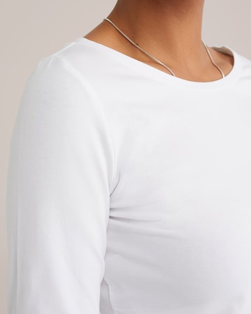 T-shirt WE Fashion en blanc