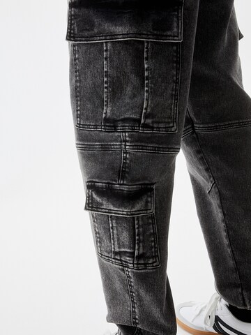 Pull&Bear Tapered Cargojeans in Grijs