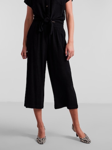 Loosefit Pantaloni 'Vinsty' de la PIECES pe negru: față