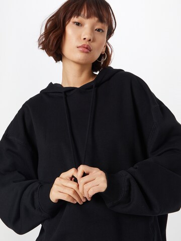 WEEKDAY Sweatshirt in Schwarz