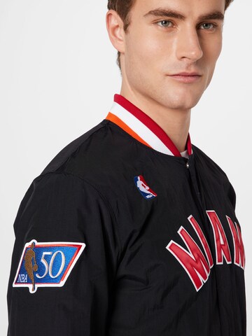 Mitchell & Ness Jacke in Schwarz