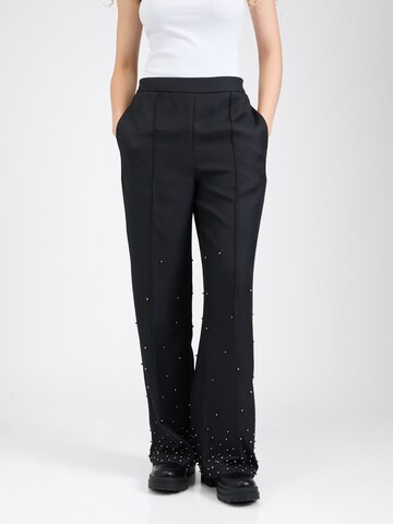 PIECES Bootcut Byxa i svart: framsida