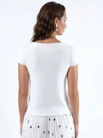 Busem Shirt in White