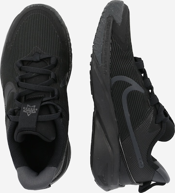 NIKESportske cipele - crna boja