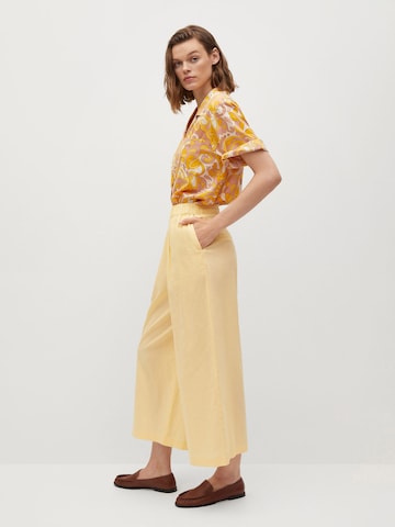 MANGO Wide leg Veckad byxa 'Wave' i gul