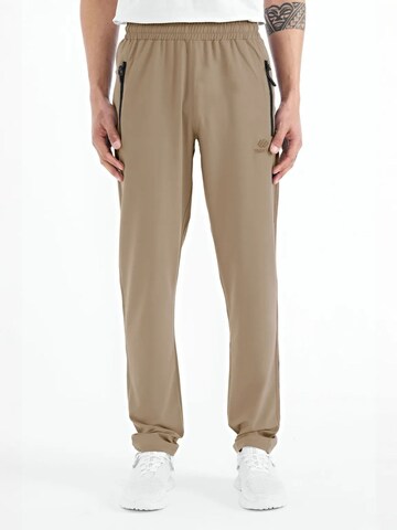 Tommy Life Sportbroek in Beige: voorkant
