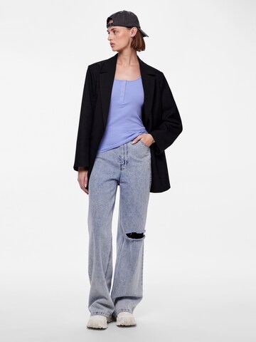 PIECES Топ 'Pckitte' в синьо