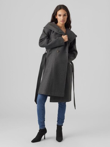 VERO MODA Between-Seasons Coat 'VINCEFIONA' in Grey