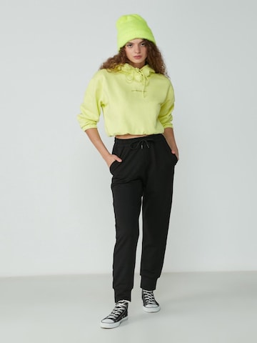 C&City Tapered Trousers in Black