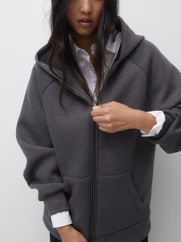 Pull&Bear Sweatjacke in Grau