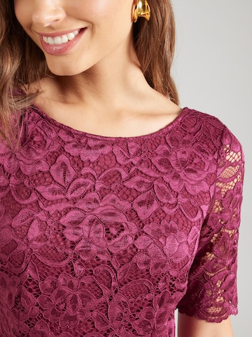 Robe de cocktail Vera Mont en rose