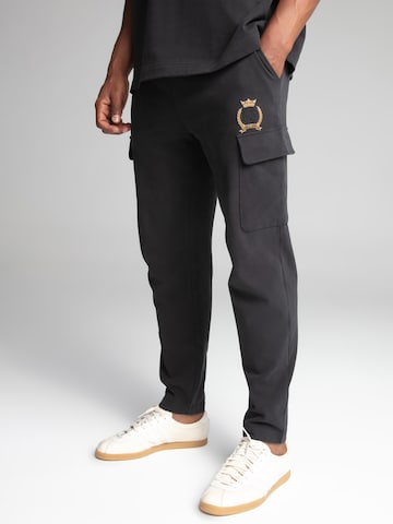 regular Pantaloni di SikSilk in nero