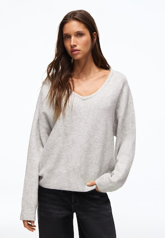 Pullover di Bershka in grigio: frontale