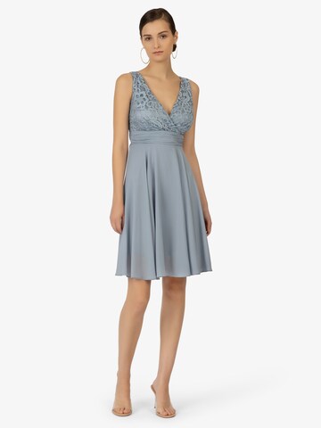 Rochie de cocktail de la Kraimod pe albastru