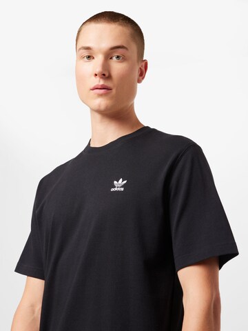 ADIDAS ORIGINALS T-shirt 'Adicolor Classics Back+Front Trefoil' i svart