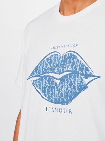 T-shirt 'LAMOUR' River Island Plus en blanc