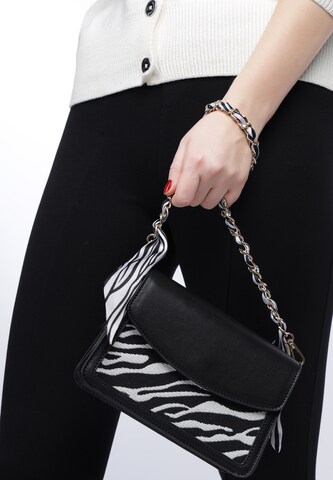 faina Crossbody Bag in Black