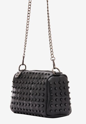 Clutch de la faina pe negru