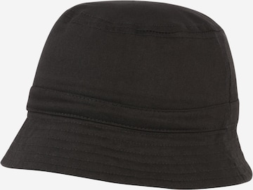 Chapeaux Monki en noir : devant