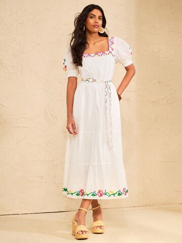 Robe love & roses en blanc