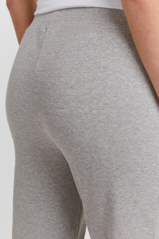 Oxmo - Tapered Pantalón 'Liz' en gris