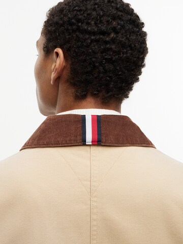 Tommy Jeans Демисезонная куртка в Бежевый