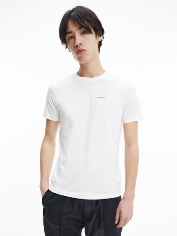 Coupe regular T-Shirt Calvin Klein Jeans en blanc : devant